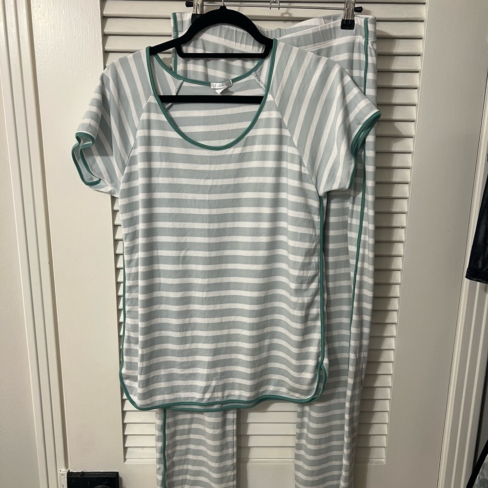 LAKE PAJAMA SET - SHORT SLEEVE TOP/PANTS - BLUE & WHITE STRIPE - SIZE MEDIUM